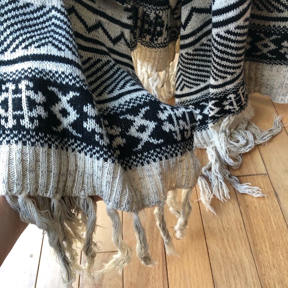 Patterned Cardigan - image 3